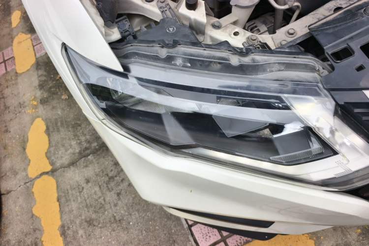 Used Nissan X-Trail 2020 2.0L XL ITS 3-Row CVT 2WD SmartConnect 7-Seater Comfort Edition Right Front Headlight