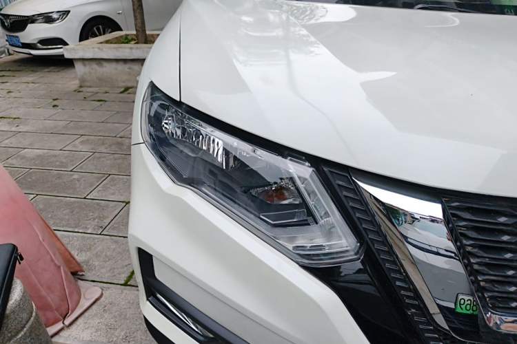 Used Nissan X-Trail 2020 2.0L XL ITS 3-Row CVT 2WD SmartConnect 7-Seater Comfort Edition Right Front Headlight