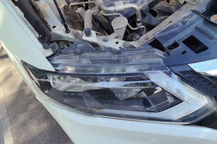 Used Nissan X-Trail 2020 2.0L XL ITS CVT 2WD SmartConnect Comfort Edition Right Front Headlight