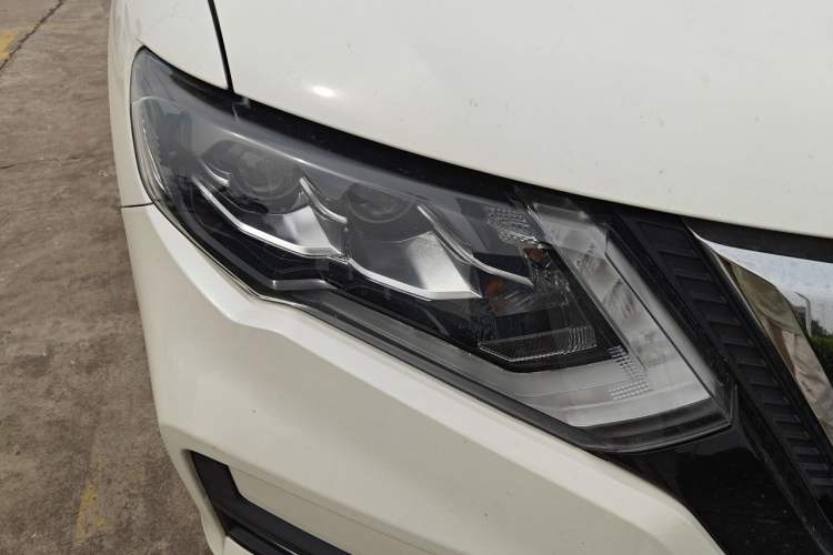 Used Nissan X-Trail 2020 2.0L XL Premium CVT 2WD SmartConnect Luxury Edition Right Front Headlight