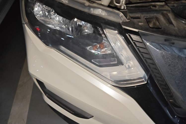 Used Nissan X-Trail 2020 2.0L XL ITS CVT 2WD SmartConnect Comfort Edition Right Front Headlight