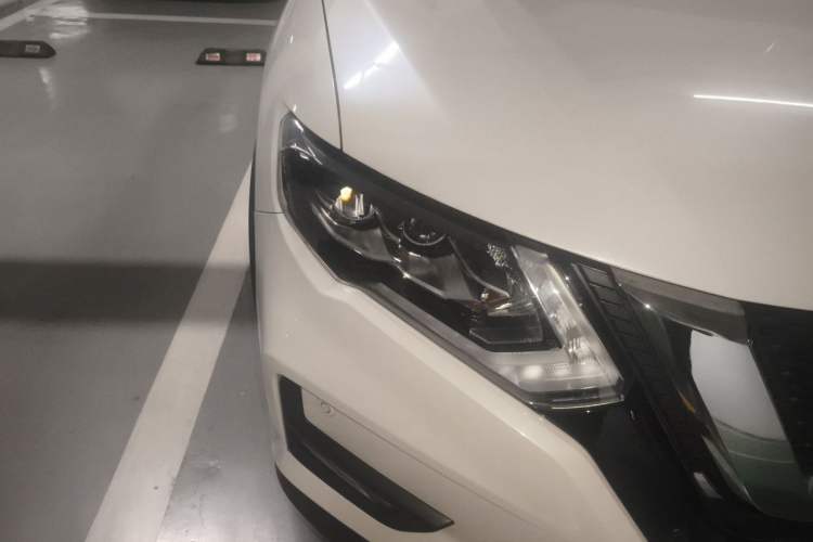 Used Nissan X-Trail 2020 2.5L XL ITS CVT 4WD Deluxe Navigation Edition Right Front Headlight