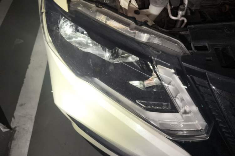 Used Nissan X-Trail 2020 2.0L XL ITS CVT 2WD SmartConnect Comfort Edition Right Front Headlight