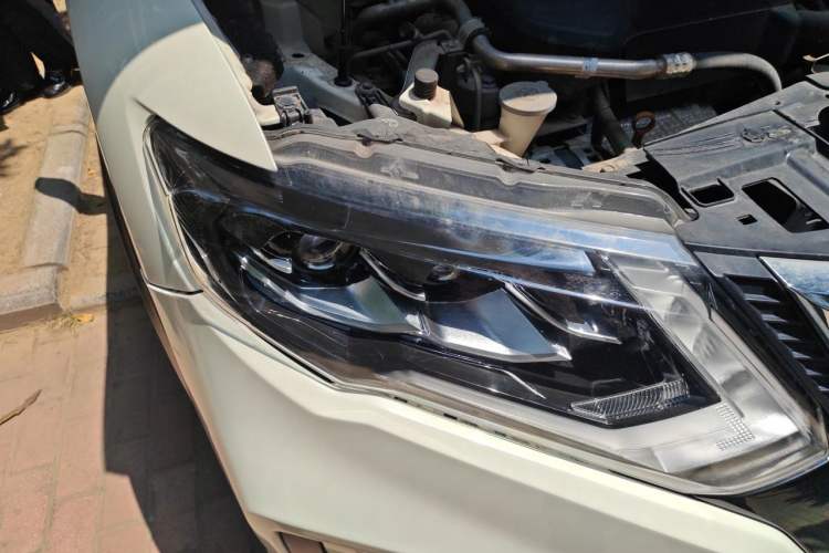 Used Nissan X-Trail 2020 2.5L XL ITS CVT 4WD Deluxe Navigation Edition Right Front Headlight