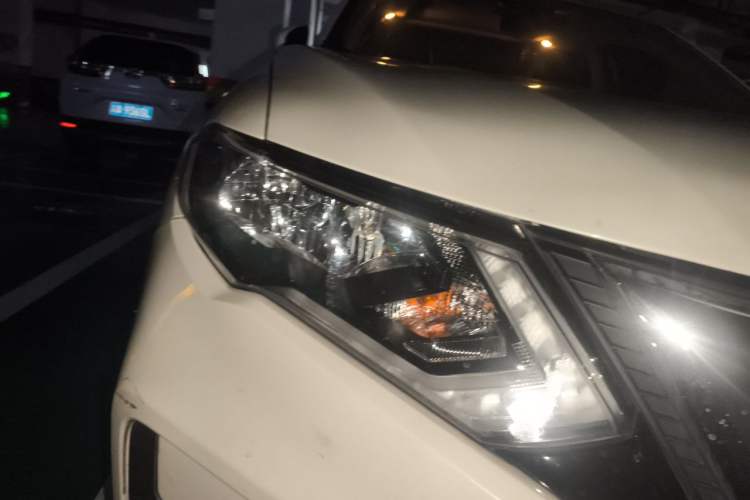 Used Nissan X-Trail 2020 2.0L XL ITS CVT 2WD SmartConnect Comfort Edition Right Front Headlight