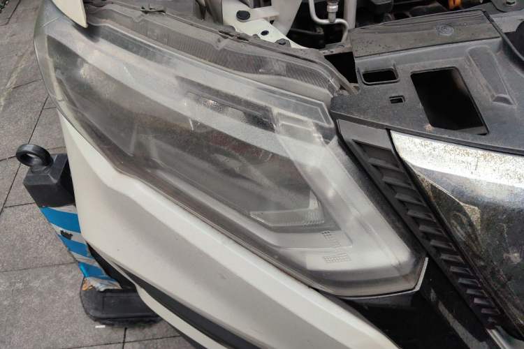Used Nissan X-Trail 2020 2.0L XL ITS 3-Row CVT 2WD SmartConnect 7-Seater Comfort Edition Right Front Headlight