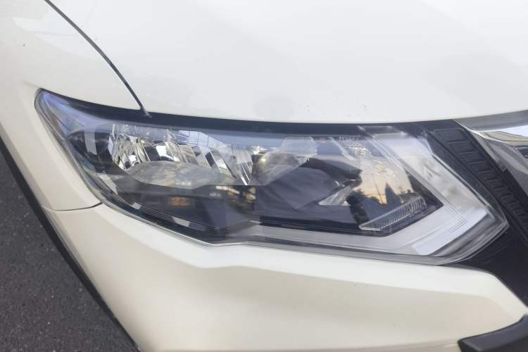 Used Nissan X-Trail 2020 2.0L XL ITS CVT 2WD SmartConnect Comfort Edition Right Front Headlight