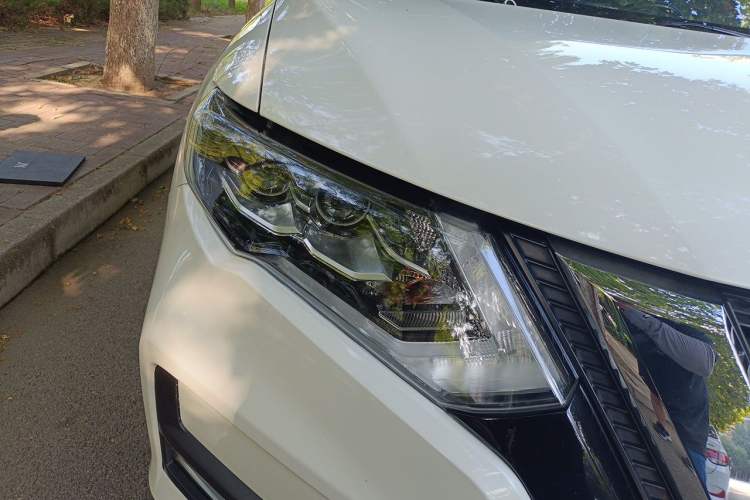 Used Nissan X-Trail 2020 2.0L XL ITS CVT 2WD SmartConnect Comfort Edition Right Front Headlight