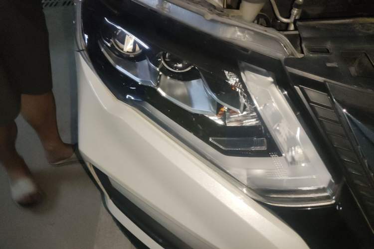 Used Nissan X-Trail 2020 2.0L XL Premium CVT 2WD SmartConnect Luxury Edition Right Front Headlight
