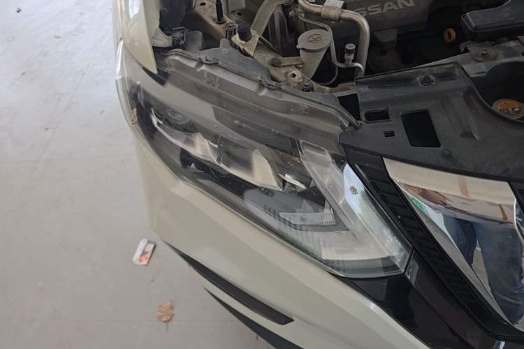 Used Nissan X-Trail 2020 2.0L XL Premium CVT 2WD SmartConnect Luxury Edition Right Front Headlight