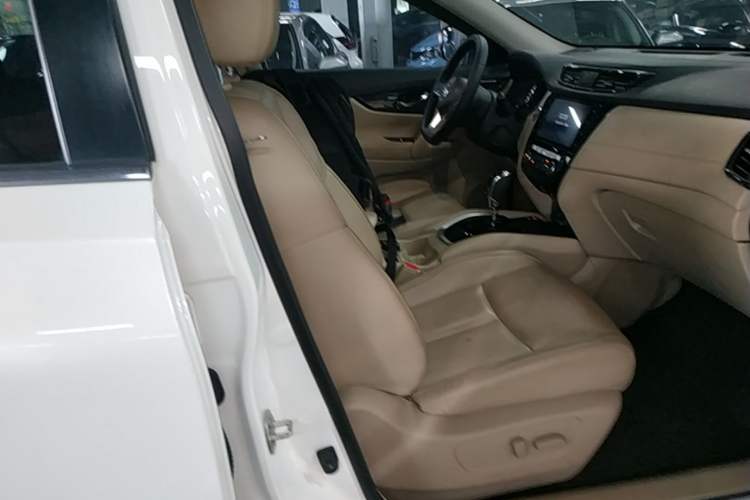 Used Nissan X-Trail 2020 2.5L XL ITS 3-Row CVT 4WD Seven-Seater Luxury Navigation Edition Right Front Seat