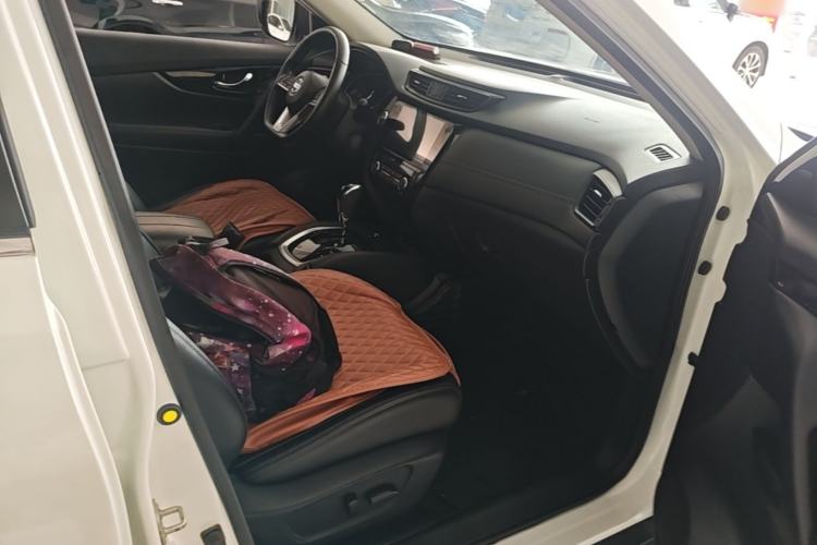 Used Nissan X-Trail 2020 2.0L XL Premium CVT 2WD SmartConnect Luxury Edition Right Front Seat