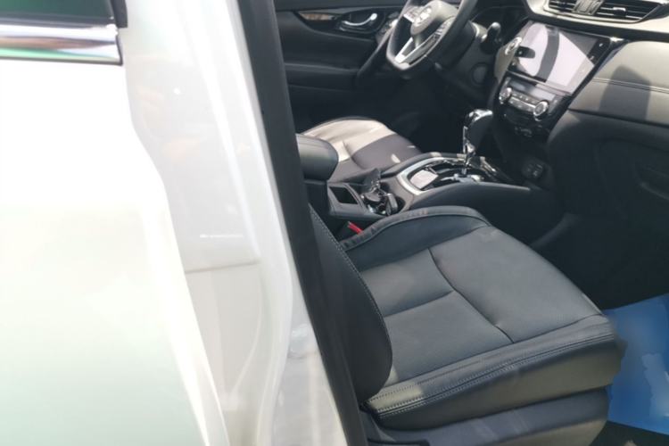 Used Nissan X-Trail 2020 2.0L XL ITS CVT 2WD SmartConnect Comfort Edition Right Front Seat