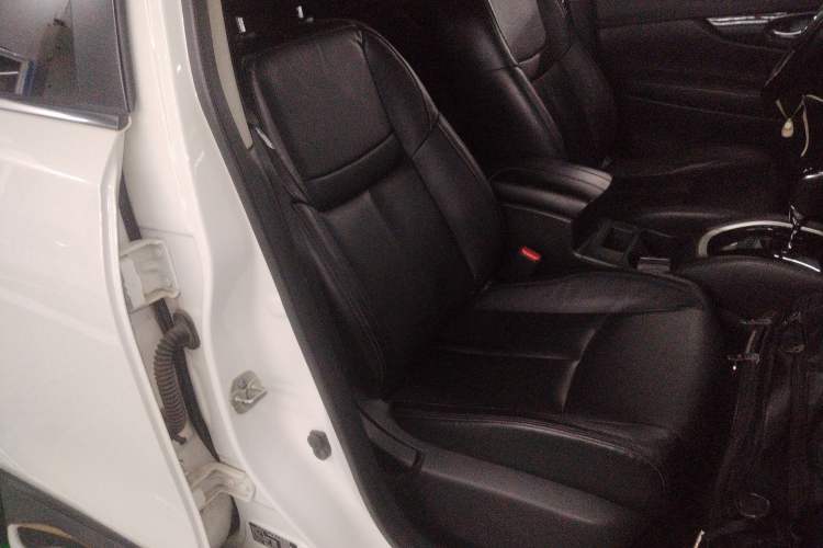 Used Nissan X-Trail 2020 2.0L XL ITS CVT 2WD SmartConnect Comfort Edition Right Front Seat