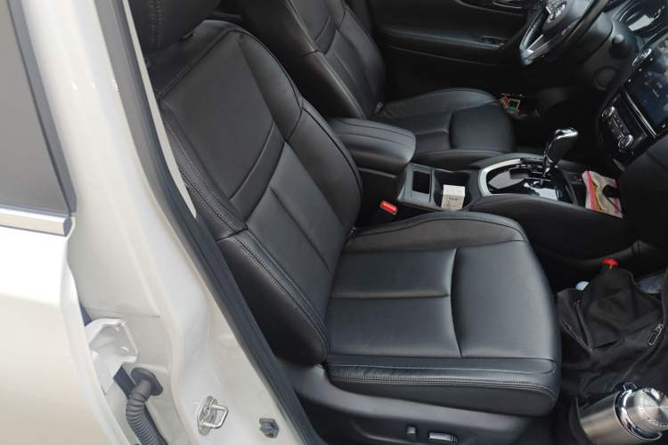 Used Nissan X-Trail 2020 2.0L XL Premium CVT 2WD SmartConnect Luxury Edition Right Front Seat