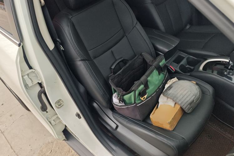 Used Nissan X-Trail 2020 2.0L XL ITS CVT 2WD SmartConnect Comfort Edition Right Front Seat