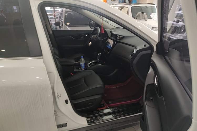Used Nissan X-Trail 2020 2.0L XL Premium CVT 2WD SmartConnect Luxury Edition Right Front Seat