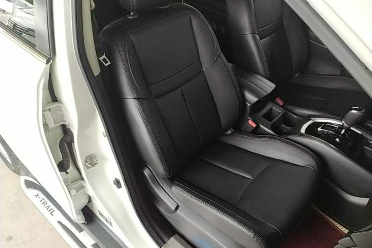 Used Nissan X-Trail 2020 2.0L XL ITS CVT 2WD SmartConnect Comfort Edition Right Front Seat