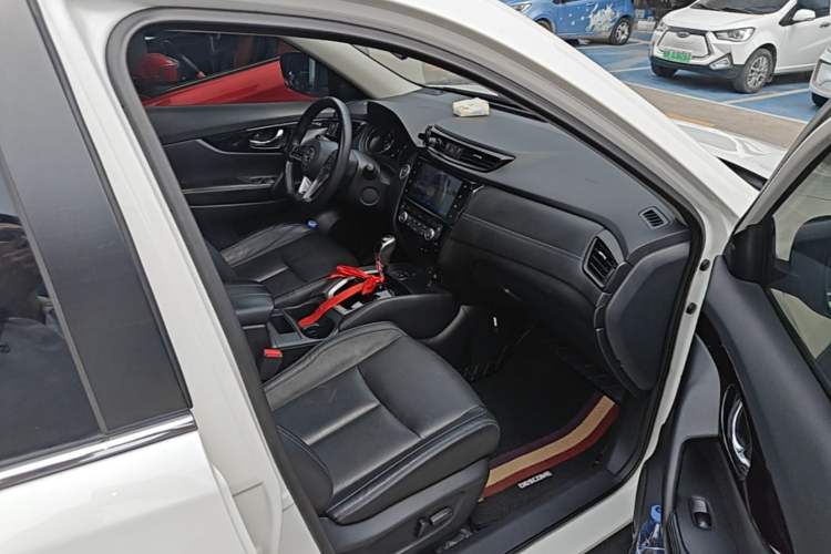 Used Nissan X-Trail 2020 2.0L XL Premium CVT 2WD SmartConnect Luxury Edition Right Front Seat