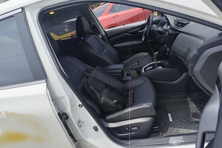 Used Nissan X-Trail 2020 2.0L XL Premium CVT 2WD SmartConnect Luxury Edition Right Front Seat