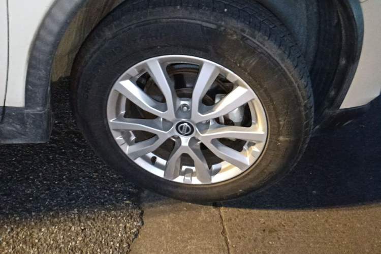 Used Nissan X-Trail 2020 2.0L XL Premium CVT 2WD SmartConnect Luxury Edition Right Front Wheel Hub
