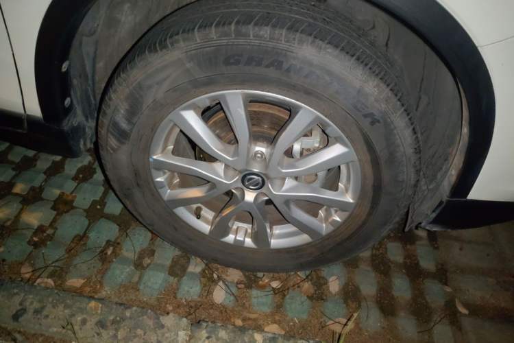 Used Nissan X-Trail 2020 2.0L XL Premium CVT 2WD SmartConnect Luxury Edition Right Front Wheel Hub