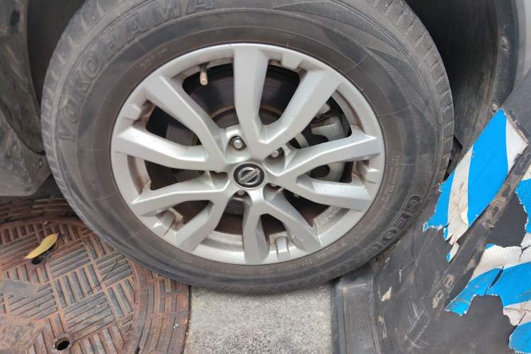 Used Nissan X-Trail 2020 2.0L XL ITS 3-Row CVT 2WD SmartConnect 7-Seater Comfort Edition Right Front Wheel Hub
