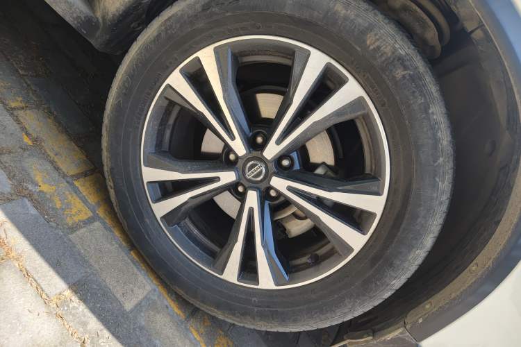 Used Nissan X-Trail 2020 2.5L XL ITS CVT 4WD Deluxe Navigation Edition Right Front Wheel Hub