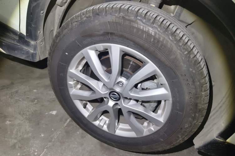Used Nissan X-Trail 2020 2.0L XL ITS 3-Row CVT 2WD SmartConnect 7-Seater Comfort Edition Right Front Wheel Hub