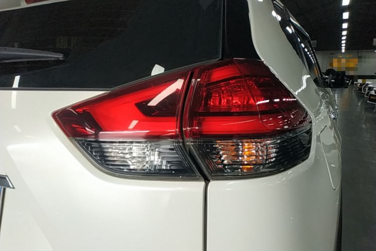 Used Nissan X-Trail 2020 2.5L XL ITS 3-Row CVT 4WD Seven-Seater Luxury Navigation Edition Right Rear Taillight