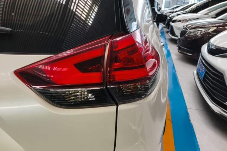 Used Nissan X-Trail 2020 2.0L XL Premium CVT 2WD SmartConnect Luxury Edition Right Rear Taillight