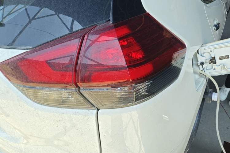 Used Nissan X-Trail 2020 2.0L XL ITS CVT 2WD SmartConnect Comfort Edition Right Rear Taillight