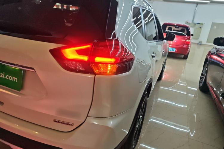 Used Nissan X-Trail 2020 2.5L XL ITS CVT 4WD Deluxe Navigation Edition Right Rear Taillight