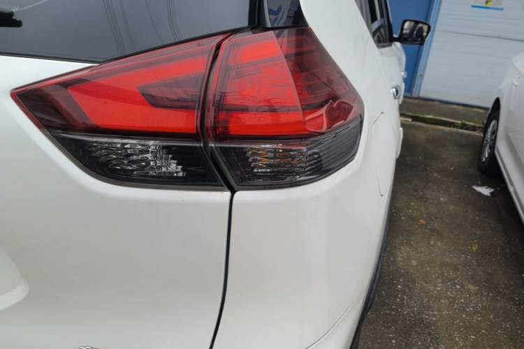 Used Nissan X-Trail 2020 2.5L XL ITS CVT 4WD Deluxe Navigation Edition Right Rear Taillight