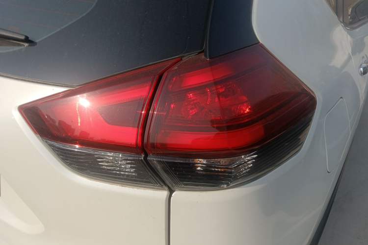 Used Nissan X-Trail 2020 2.5L XL ITS CVT 4WD Deluxe Navigation Edition Right Rear Taillight