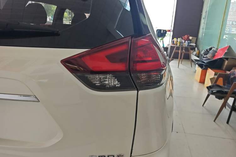 Used Nissan X-Trail 2020 2.0L XL ITS 3-Row CVT 2WD SmartConnect 7-Seater Comfort Edition Right Rear Taillight