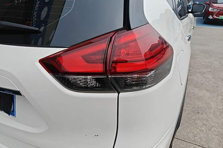 Used Nissan X-Trail 2020 2.0L XL Premium CVT 2WD SmartConnect Luxury Edition Right Rear Taillight