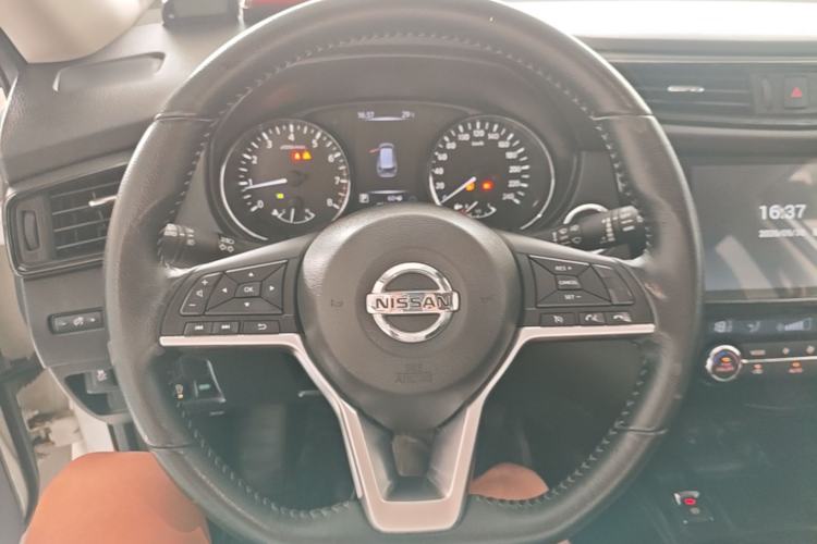 Used Nissan X-Trail 2020 2.0L XL Premium CVT 2WD SmartConnect Luxury Edition Steering Wheel
