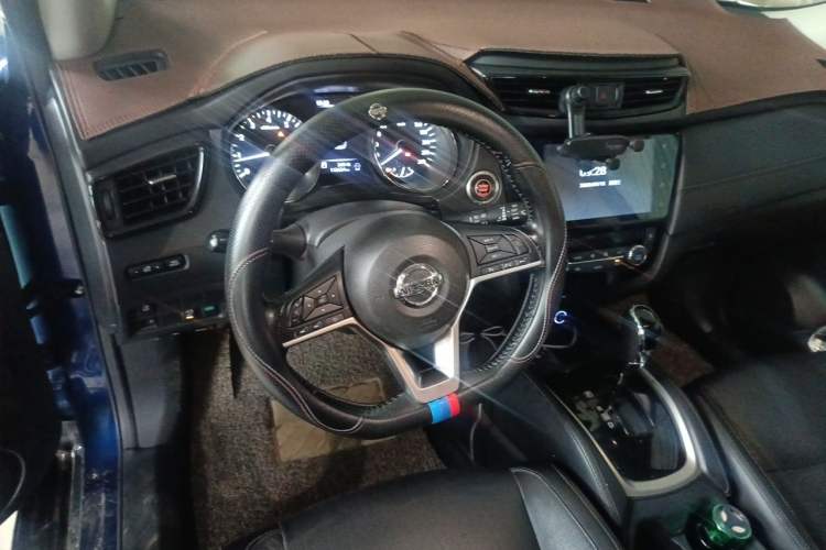 Used Nissan X-Trail 2020 2.0L XL ITS 3-Row CVT 2WD SmartConnect 7-Seater Comfort Edition Steering Wheel
