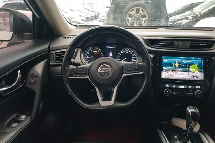 Used Nissan X-Trail 2020 2.0L XL Premium CVT 2WD SmartConnect Luxury Edition Steering Wheel