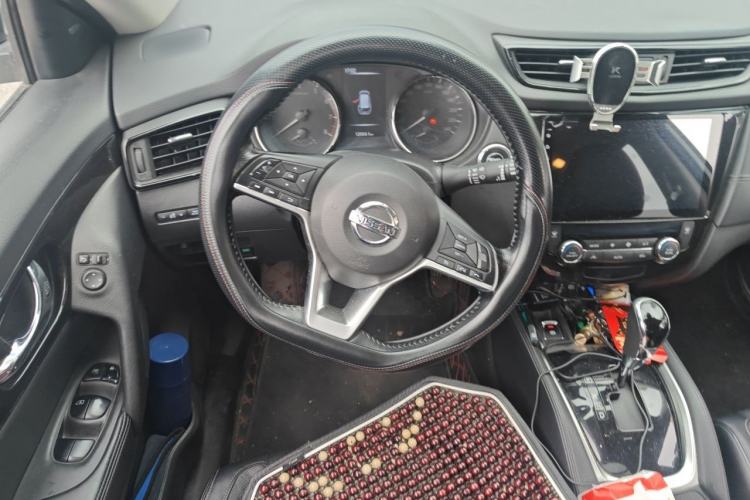 Used Nissan X-Trail 2020 2.0L XL Premium CVT 2WD SmartConnect Luxury Edition Steering Wheel