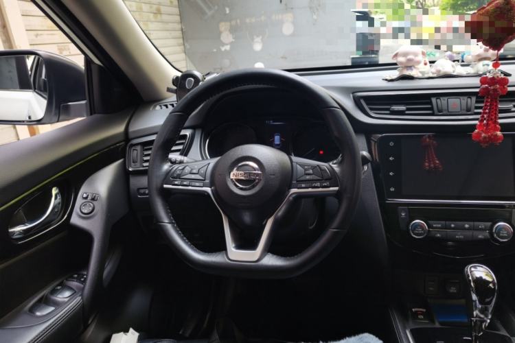 Used Nissan X-Trail 2020 2.0L XL Premium CVT 2WD SmartConnect Luxury Edition Steering Wheel