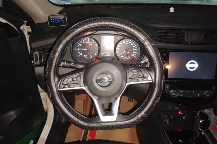 Used Nissan X-Trail 2020 2.0L XL Premium CVT 2WD SmartConnect Luxury Edition Steering Wheel