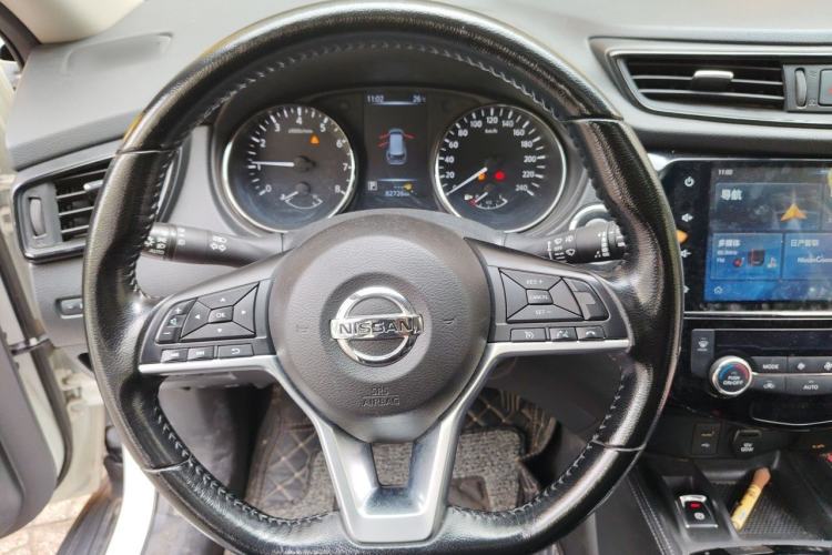 Used Nissan X-Trail 2020 2.0L XL Premium CVT 2WD SmartConnect Luxury Edition Steering Wheel