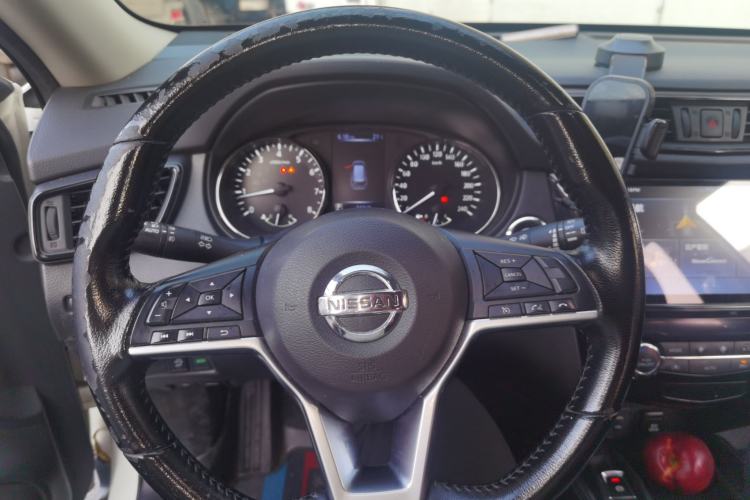 Used Nissan X-Trail 2020 2.0L XL Premium CVT 2WD SmartConnect Luxury Edition Steering Wheel