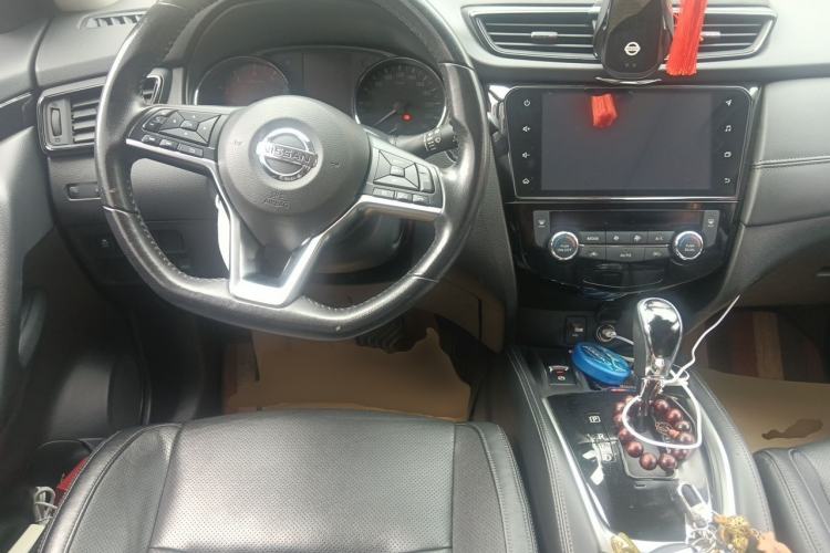 Used Nissan X-Trail 2020 2.0L XL Premium CVT 2WD SmartConnect Luxury Edition Steering Wheel