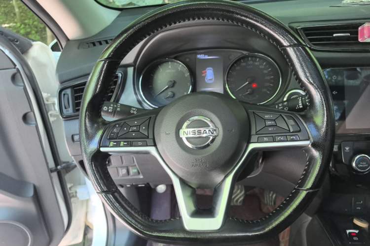 Used Nissan X-Trail 2020 2.0L XL ITS CVT 2WD SmartConnect Comfort Edition Steering Wheel