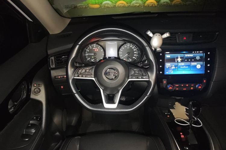 Used Nissan X-Trail 2020 2.0L XL Premium CVT 2WD SmartConnect Luxury Edition Steering Wheel