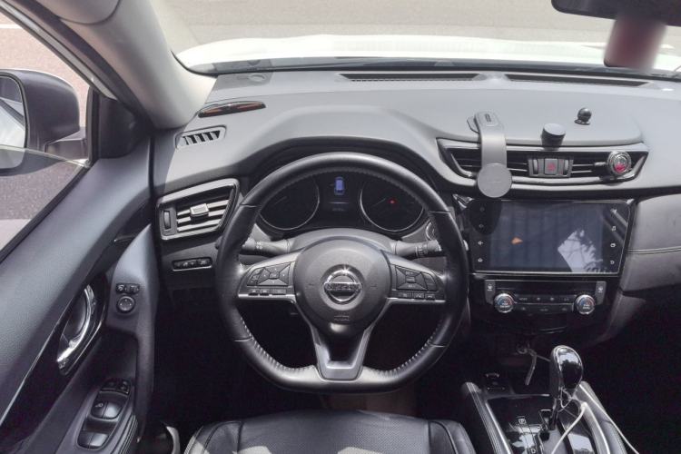 Used Nissan X-Trail 2020 2.0L XL ITS CVT 2WD SmartConnect Comfort Edition Steering Wheel