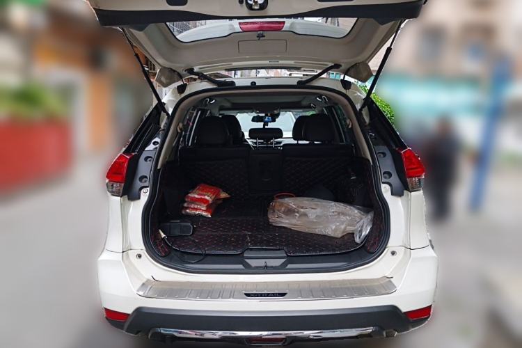 Used Nissan X-Trail 2020 2.0L XL ITS 3-Row CVT 2WD SmartConnect 7-Seater Comfort Edition Trunk
